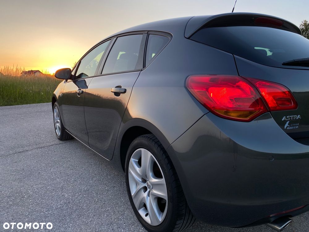 Opel Astra 1.4 Turbo Design Edition - 14