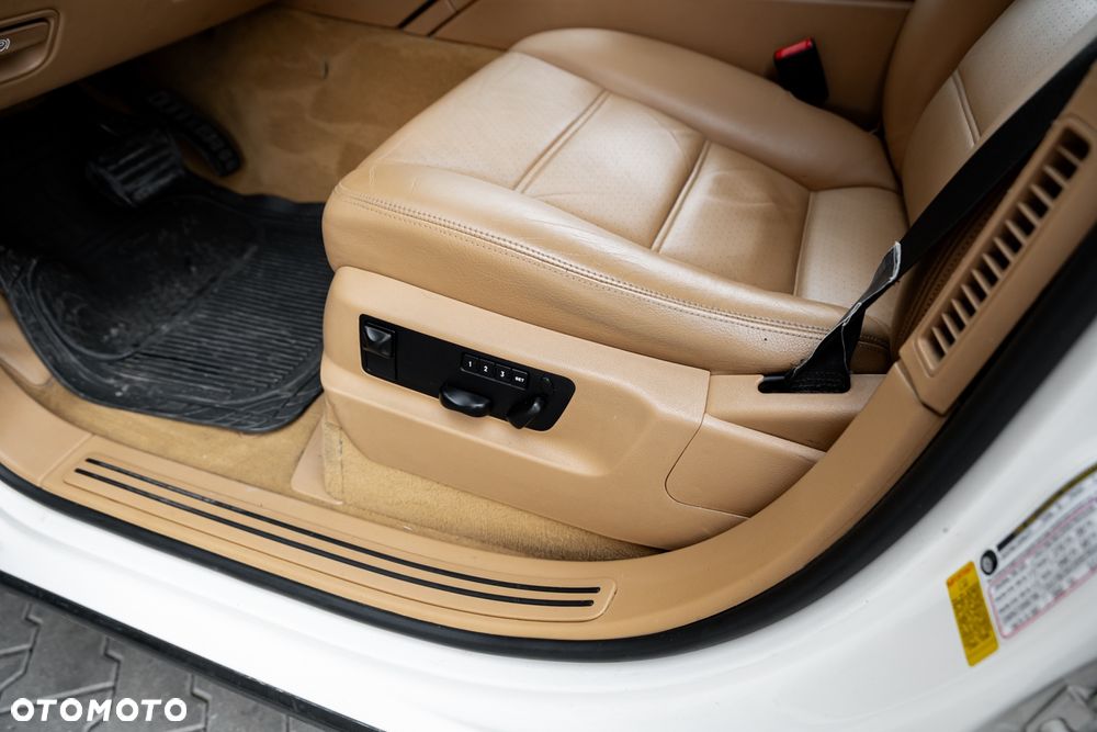 Porsche Cayenne - 18