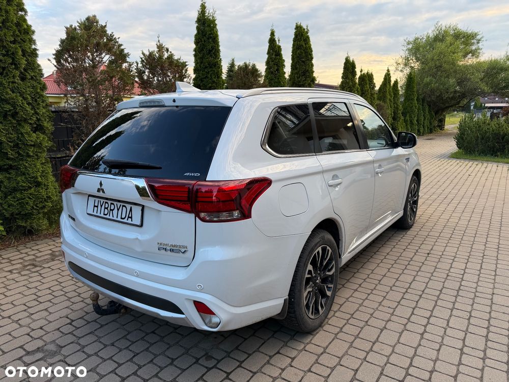 Mitsubishi Outlander Intense + - 29