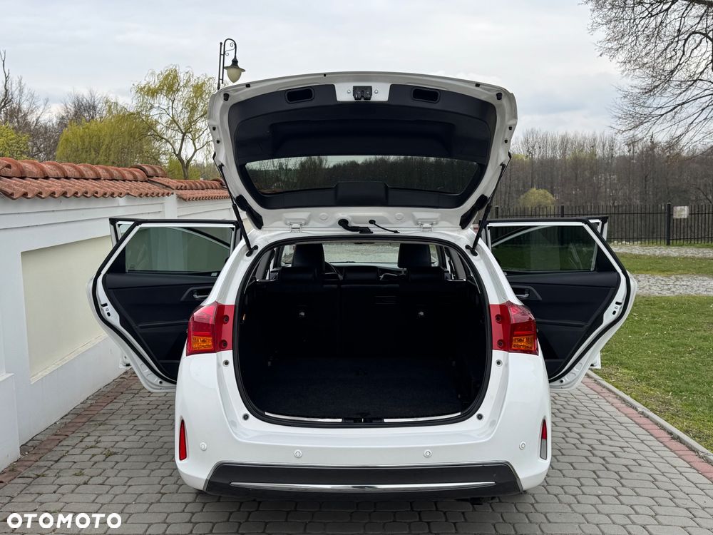 Toyota Auris 1.8 HSD Luna - 30