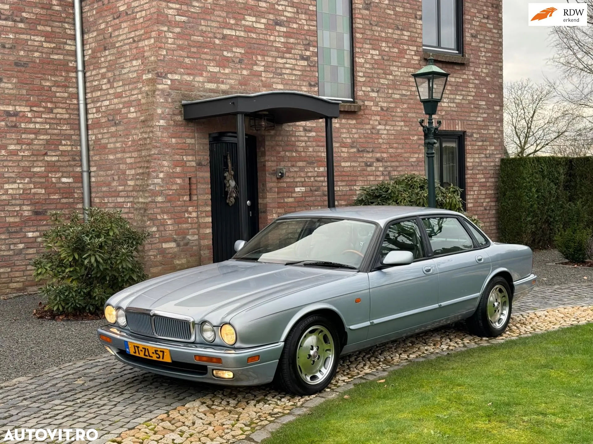 Jaguar XJ - 30