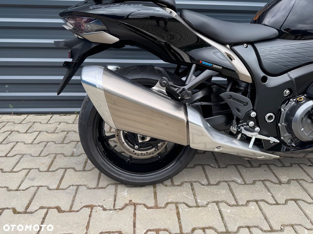 Suzuki GSX - 18