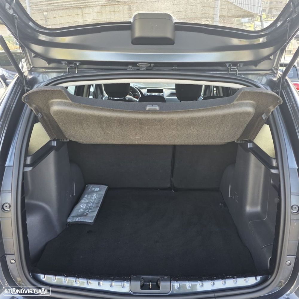 Dacia Duster 1.2 TCe SL Black Shadow - 28