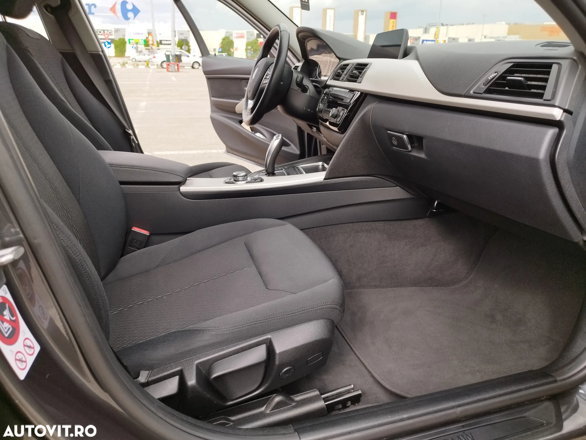 BMW Seria 3 318d Touring Aut. Advantage - 14