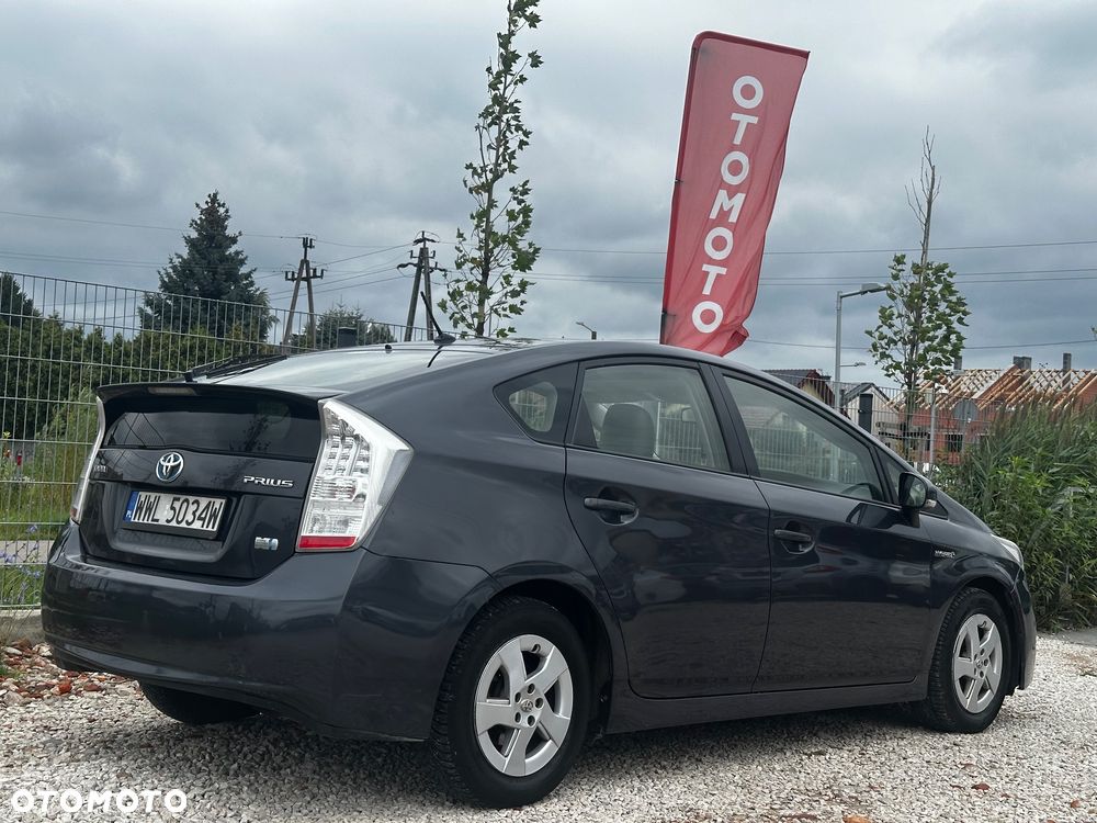 Toyota Prius 1.8 HSD Premium - 12