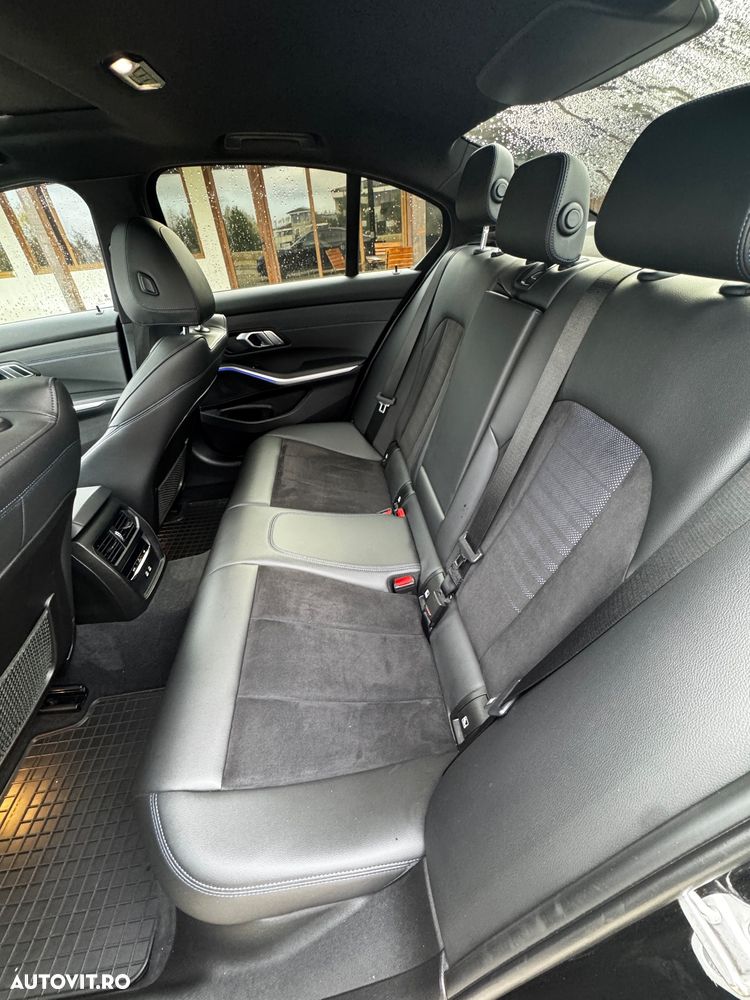 BMW Seria 3 320i AT - 13