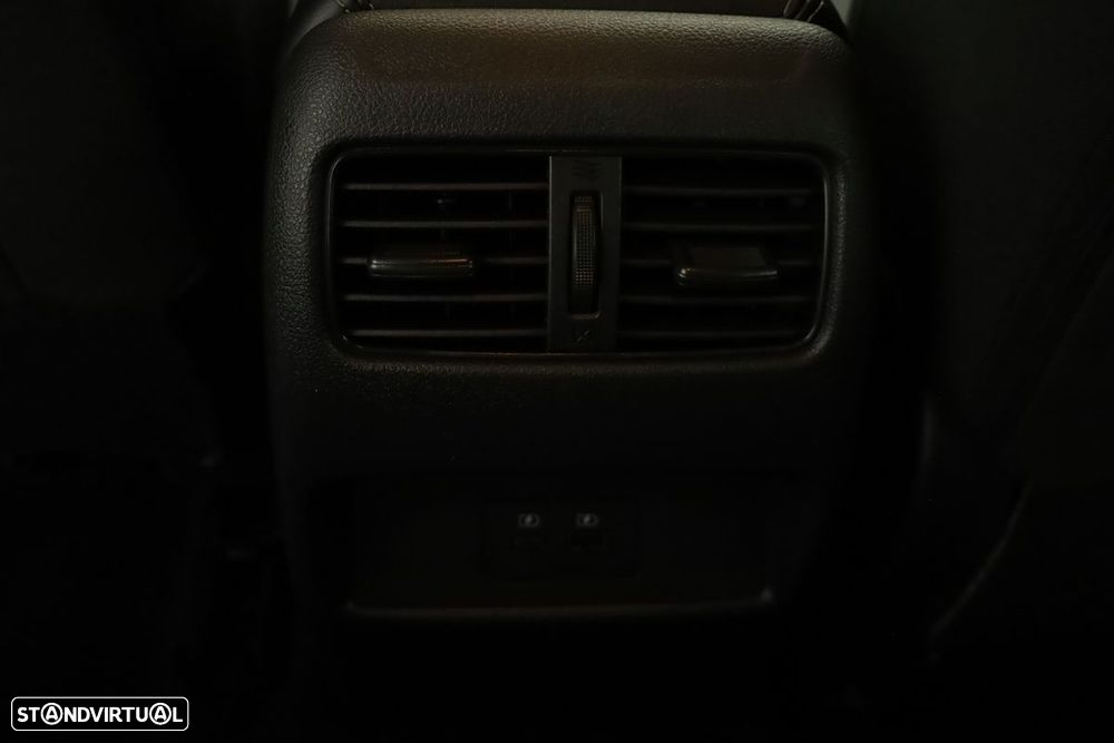 Nissan Qashqai 1.3 DIG-T N-Connecta Xtronic - 22