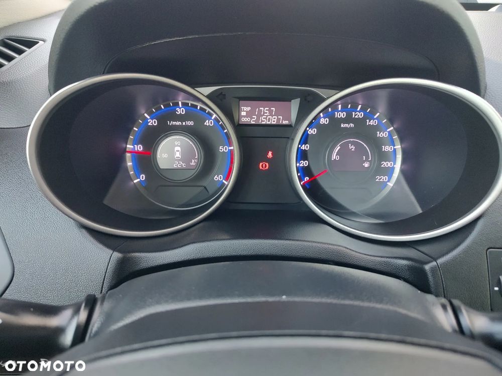 Hyundai ix35 1.7 CRDi 2WD blue Finale Gold - 12
