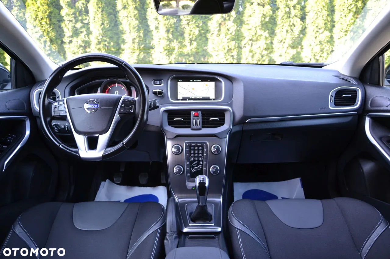 Volvo V40 D4 Drive-E Momentum - 11