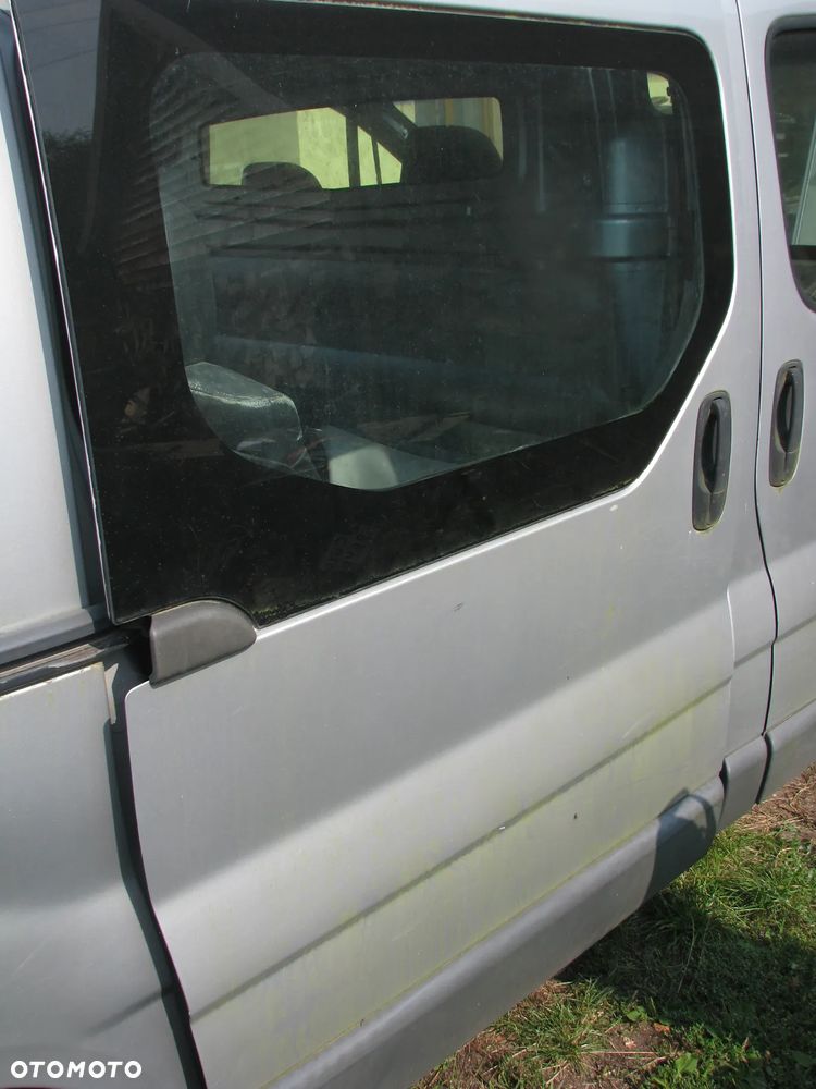 DRZWI PRAWE BOCZNE PRZESUWNE OPEL VIVARO A RENAULT TRAFIC II L147 RP09