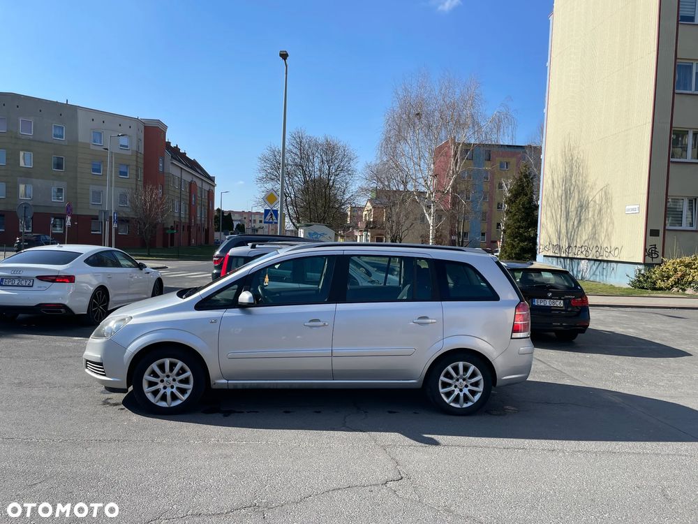 Opel Zafira 2006 photo 2
