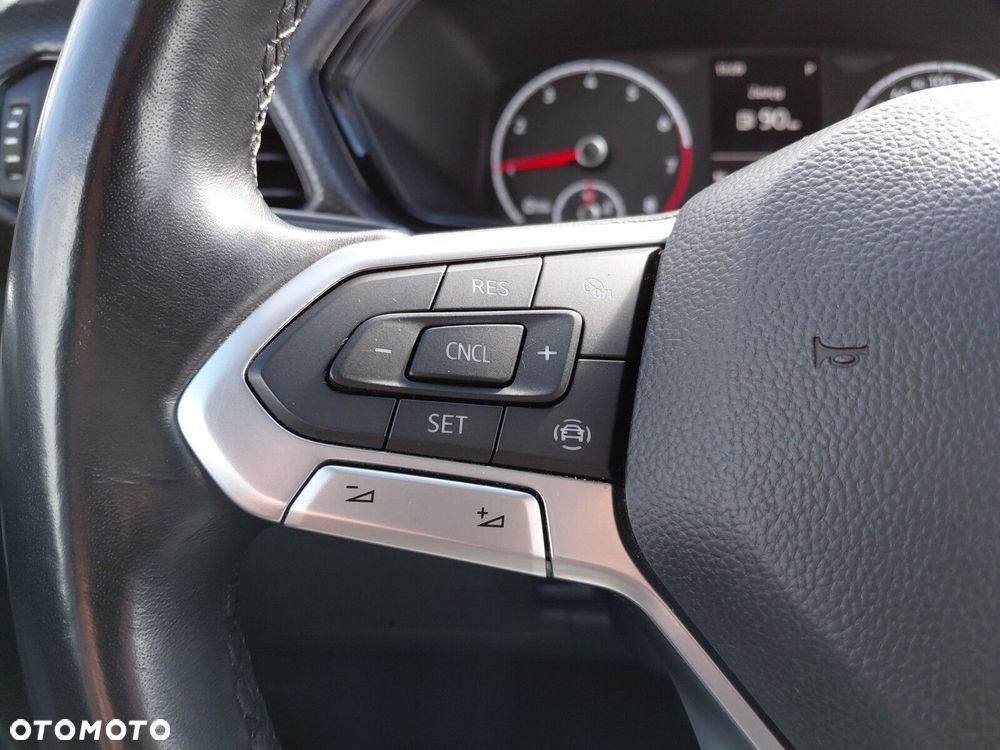 Volkswagen T-Cross - 17