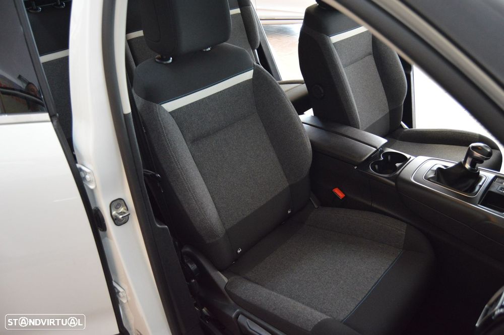 Citroën C5 Aircross 1.2 PureTech Live Pack - 17