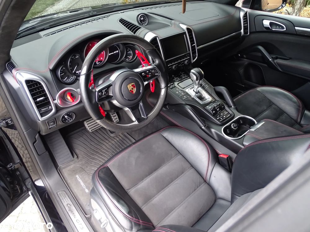 Porsche Cayenne GTS - 7