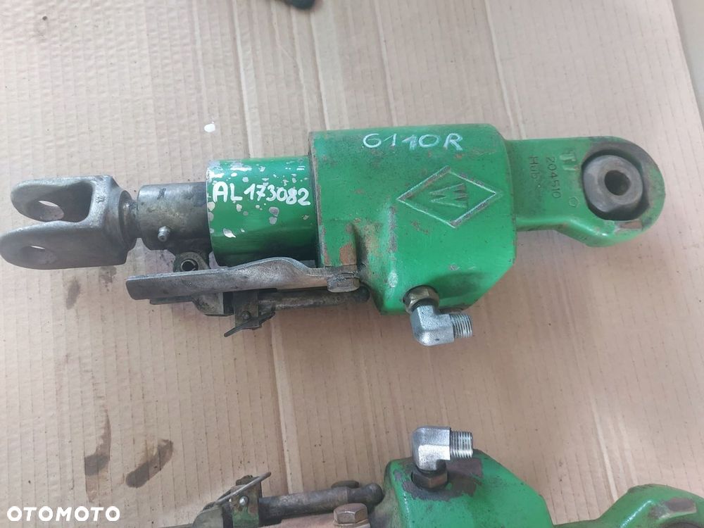 ODCIĄGI BOCZNE HYDRAULICZNE AL173082 JOHN DEERE 6110R - 3