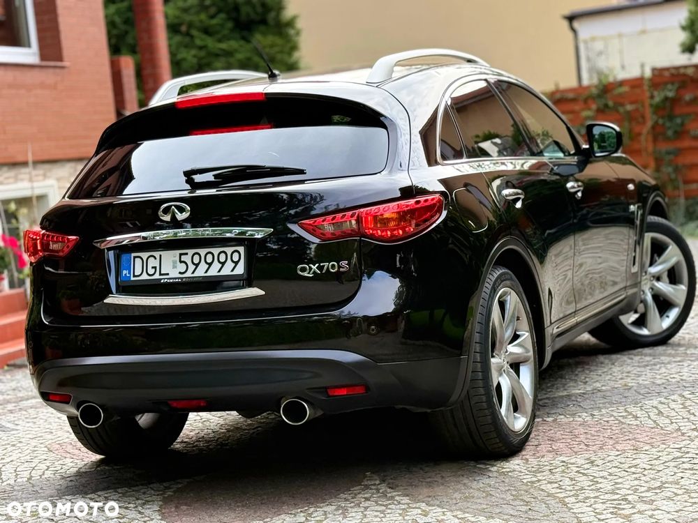 Infiniti QX70 - 9