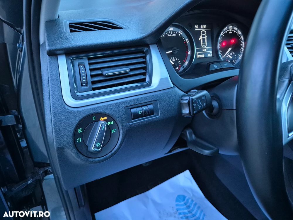 Skoda RAPID 1.2 TSI Edition Green tec - 31