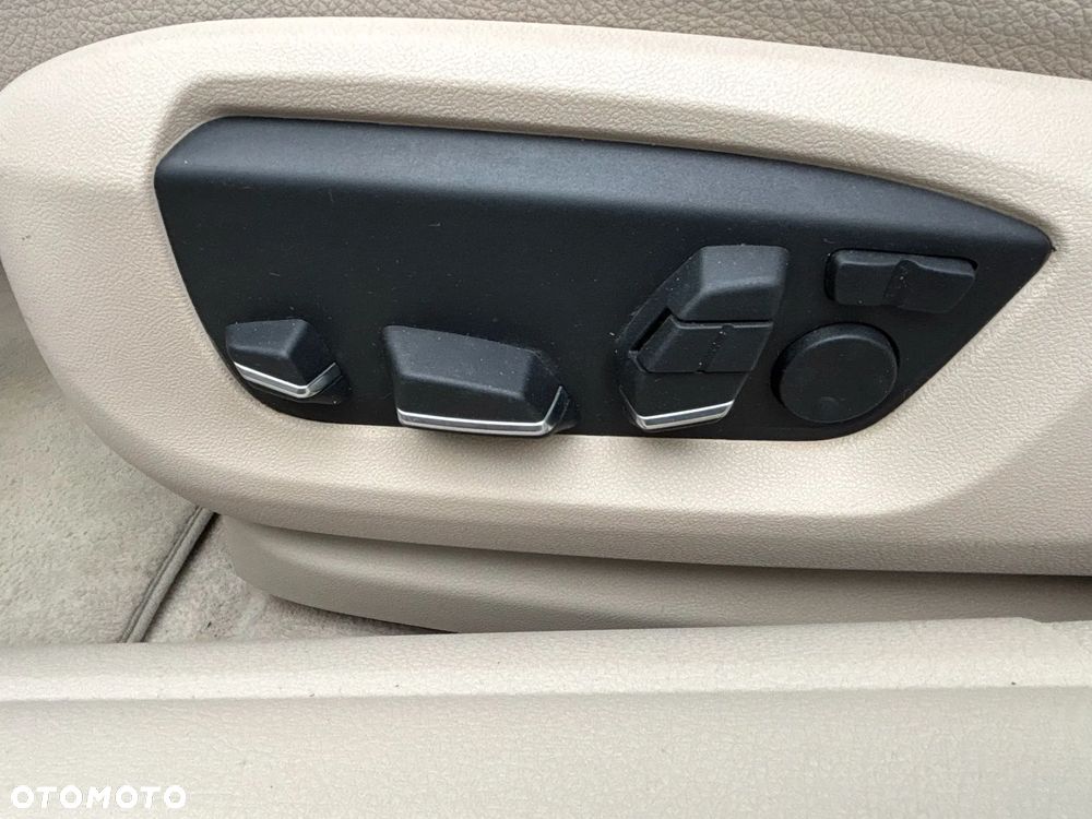 BMW Seria 5 525d xDrive Modern Line - 22
