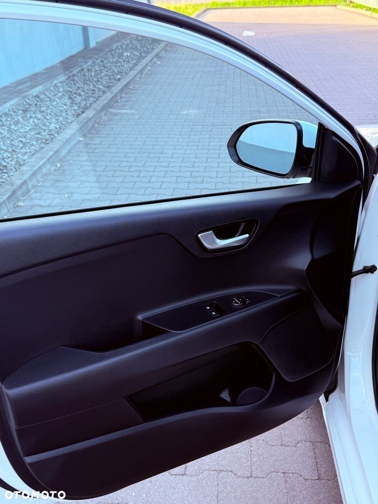 Kia Rio - 17