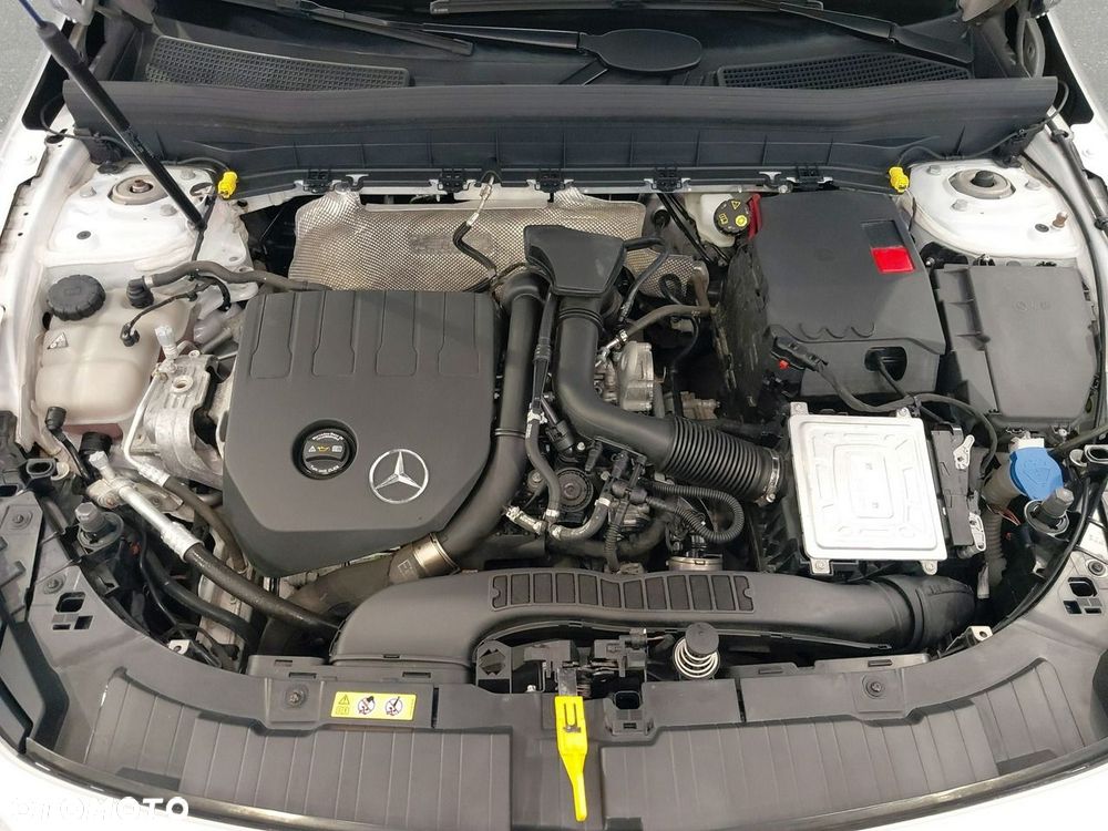 Mercedes-Benz GLB - 10
