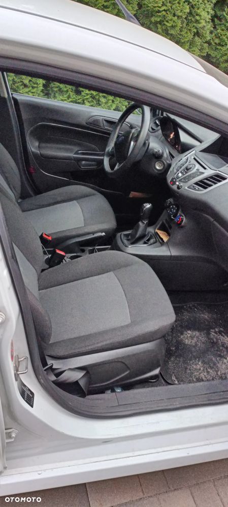 Ford Fiesta 1.25 Ambiente - 2