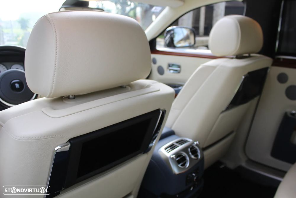 Rolls Royce Ghost - 38