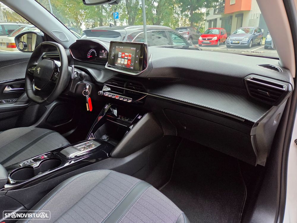 Peugeot 2008 PureTech 130 EAT8 Allure - 13