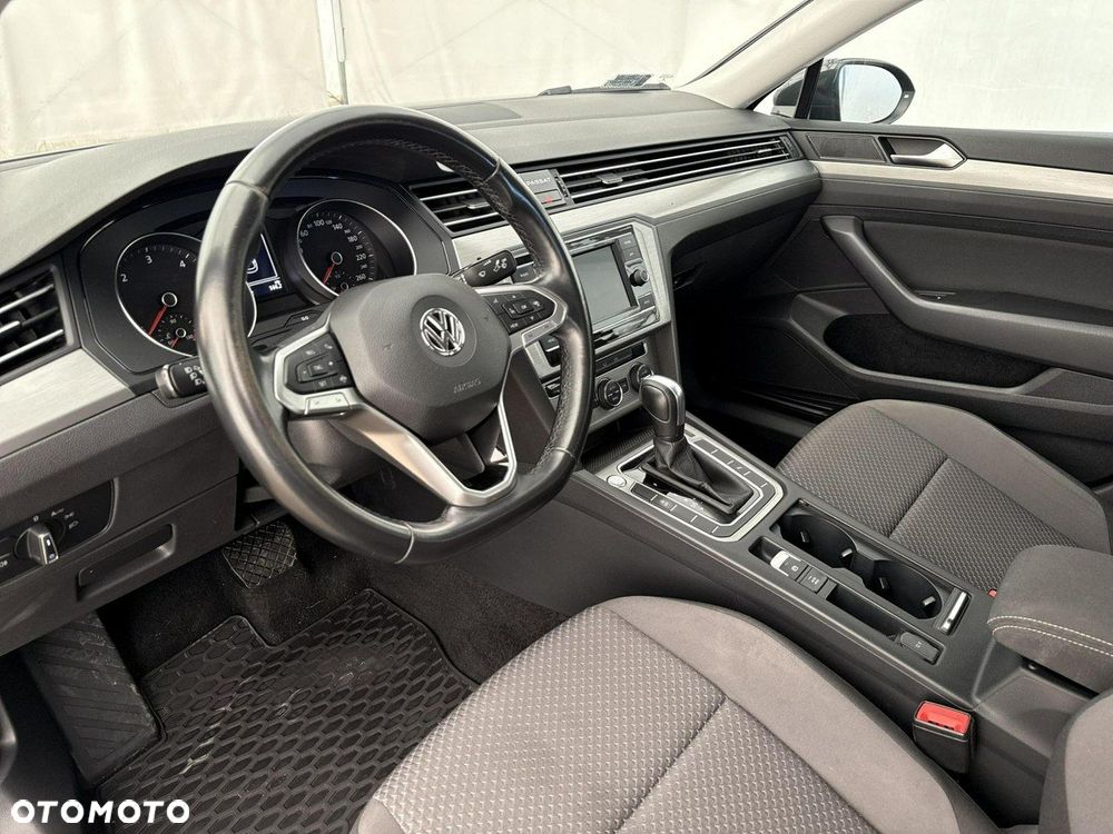 Volkswagen Passat 2.0 TDI EVO Essence DSG - 13