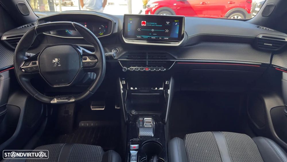 Peugeot e-2008 50 kWh GT - 16