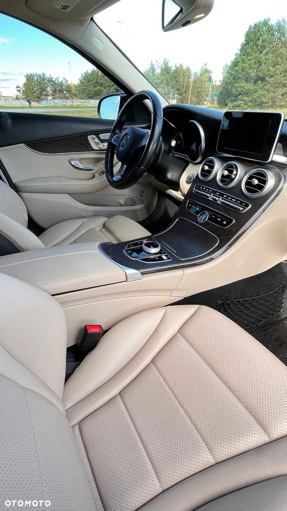 Mercedes-Benz Klasa C 300 9G-TRONIC - 12