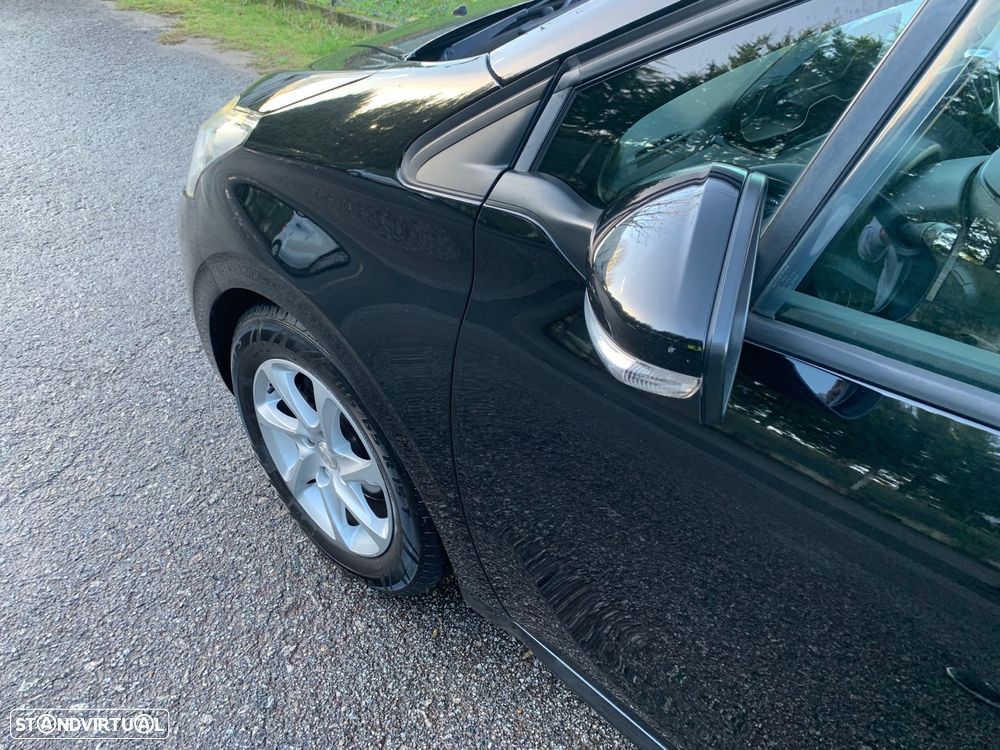 Peugeot 208 1.2 PureTech Allure - 52