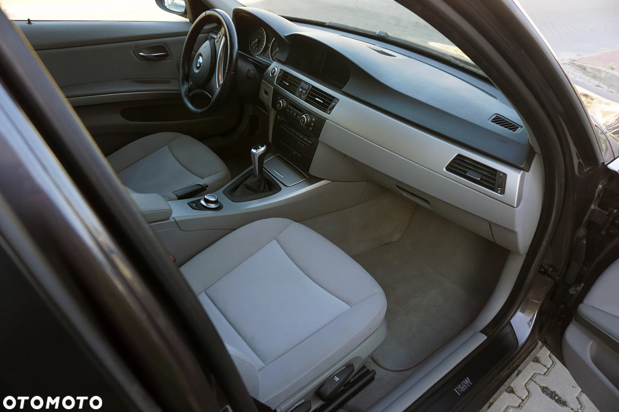 BMW Seria 3 320i Touring - 11