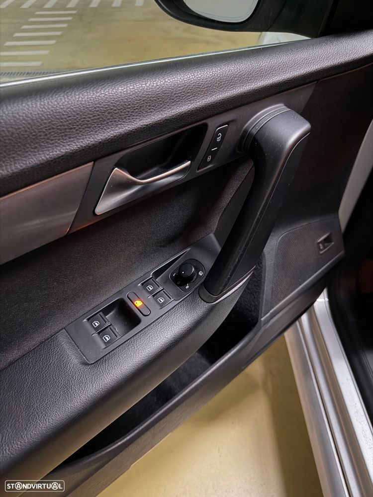 VW Passat Variant 2.0 TDI Highline - 17