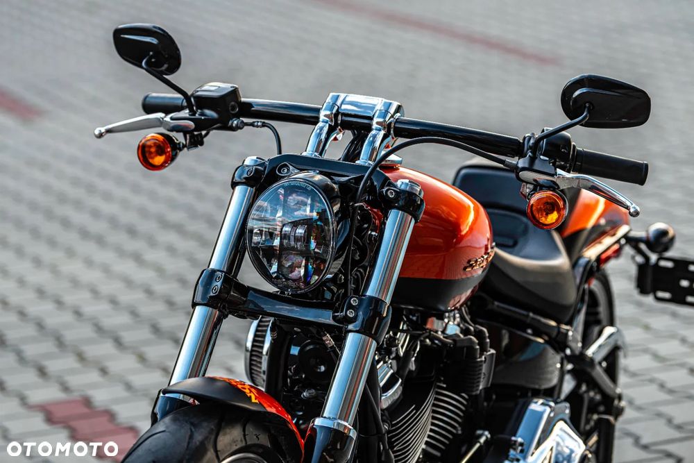 Harley-Davidson Softail Breakout - 22