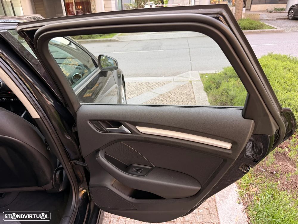 Audi A3 Sportback 1.6 TDI B.Line Attraction - 20