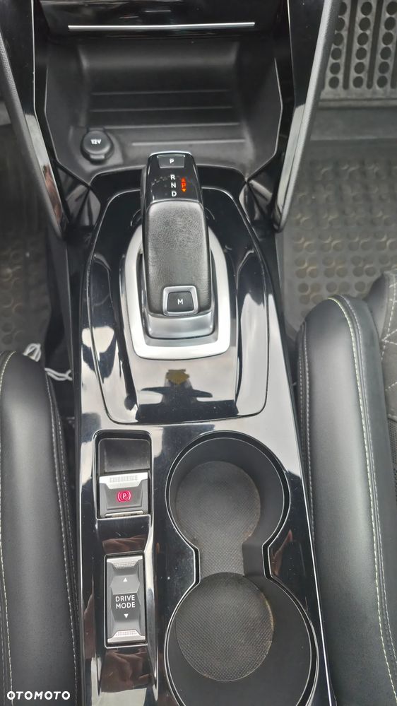 Peugeot 208 1.2 PureTech GT S&S EAT8 - 17