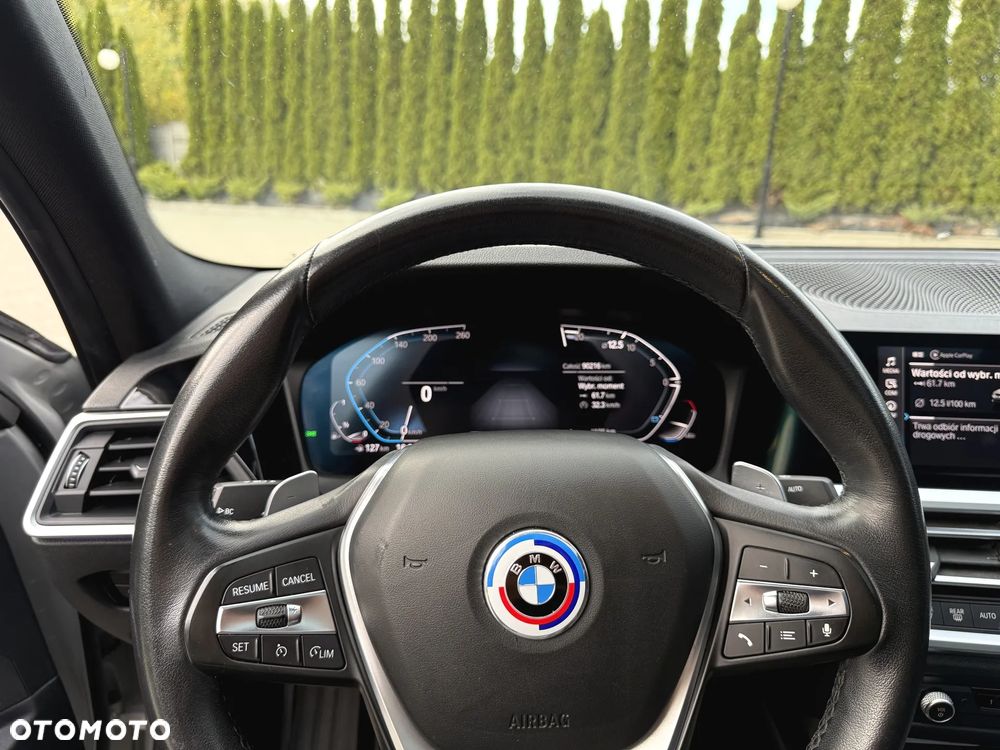 BMW Seria 3 330i Sport - 11