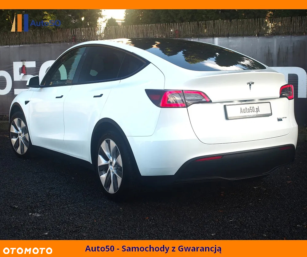Tesla Y Long Range AWD - 11
