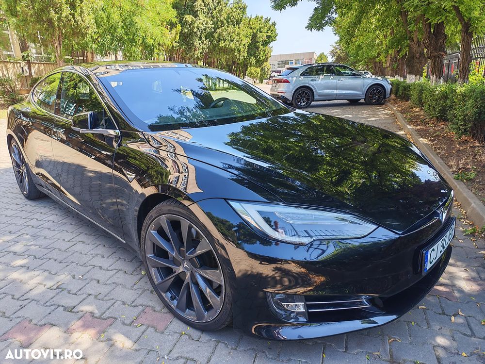 Tesla Model S - 1