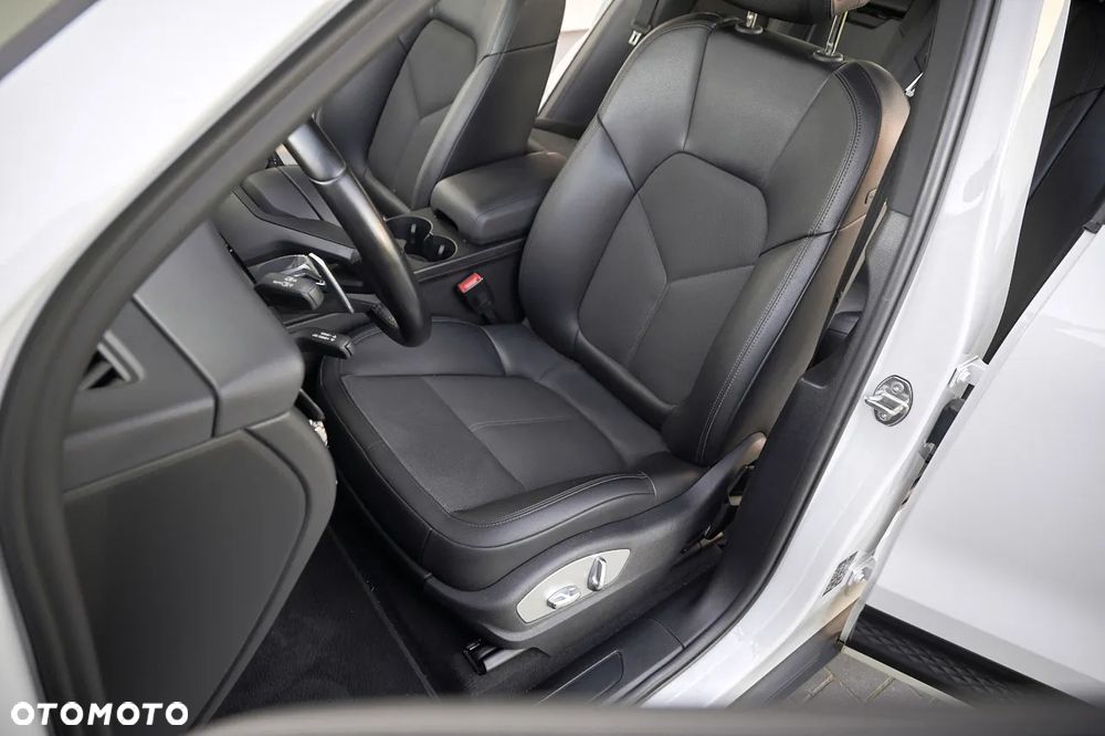 Porsche Macan - 4
