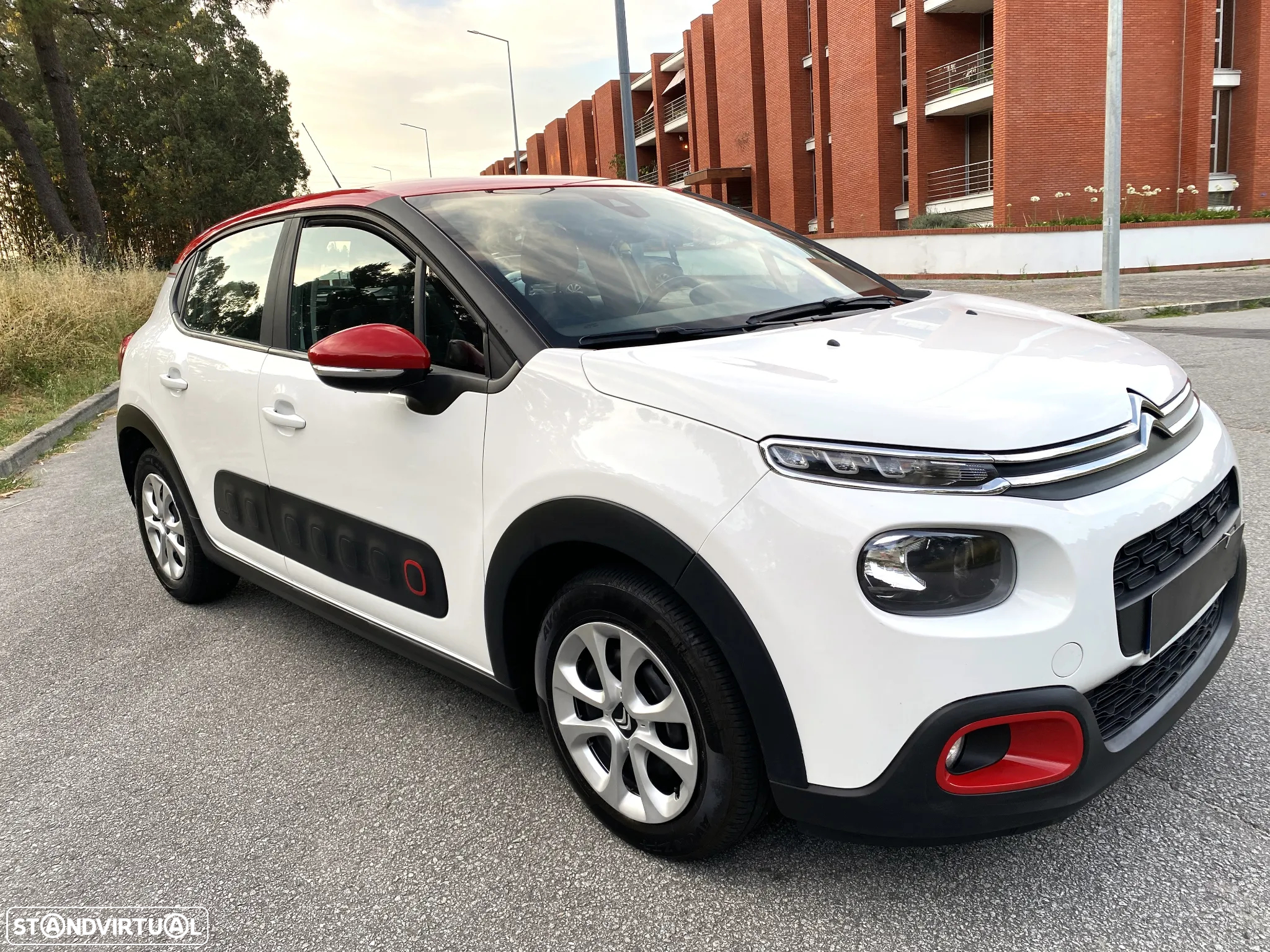 Citroën C3 1.2 PureTech Shine - 14
