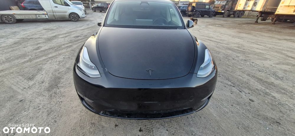 Tesla Model Y Long Range Dual Motor AWD - 8