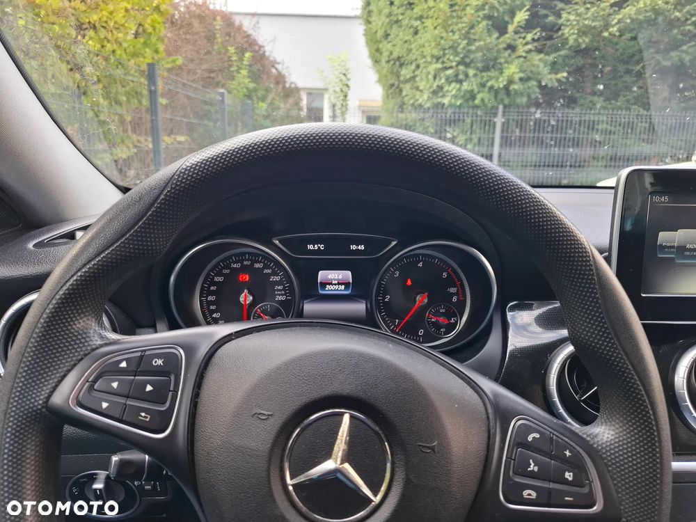 Mercedes-Benz CLA 180 d - 6