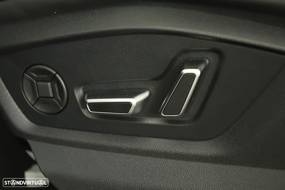 Audi Q8 55 TFSIe quattro Tiptronic - 24