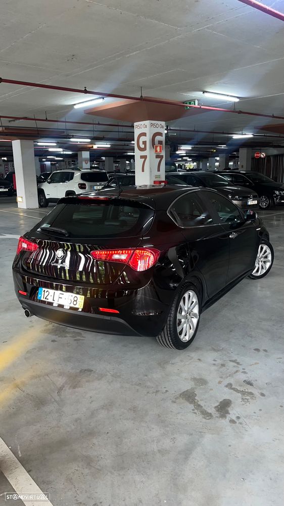 Alfa Romeo Giulietta 1.6 JTDM Veloce - 5