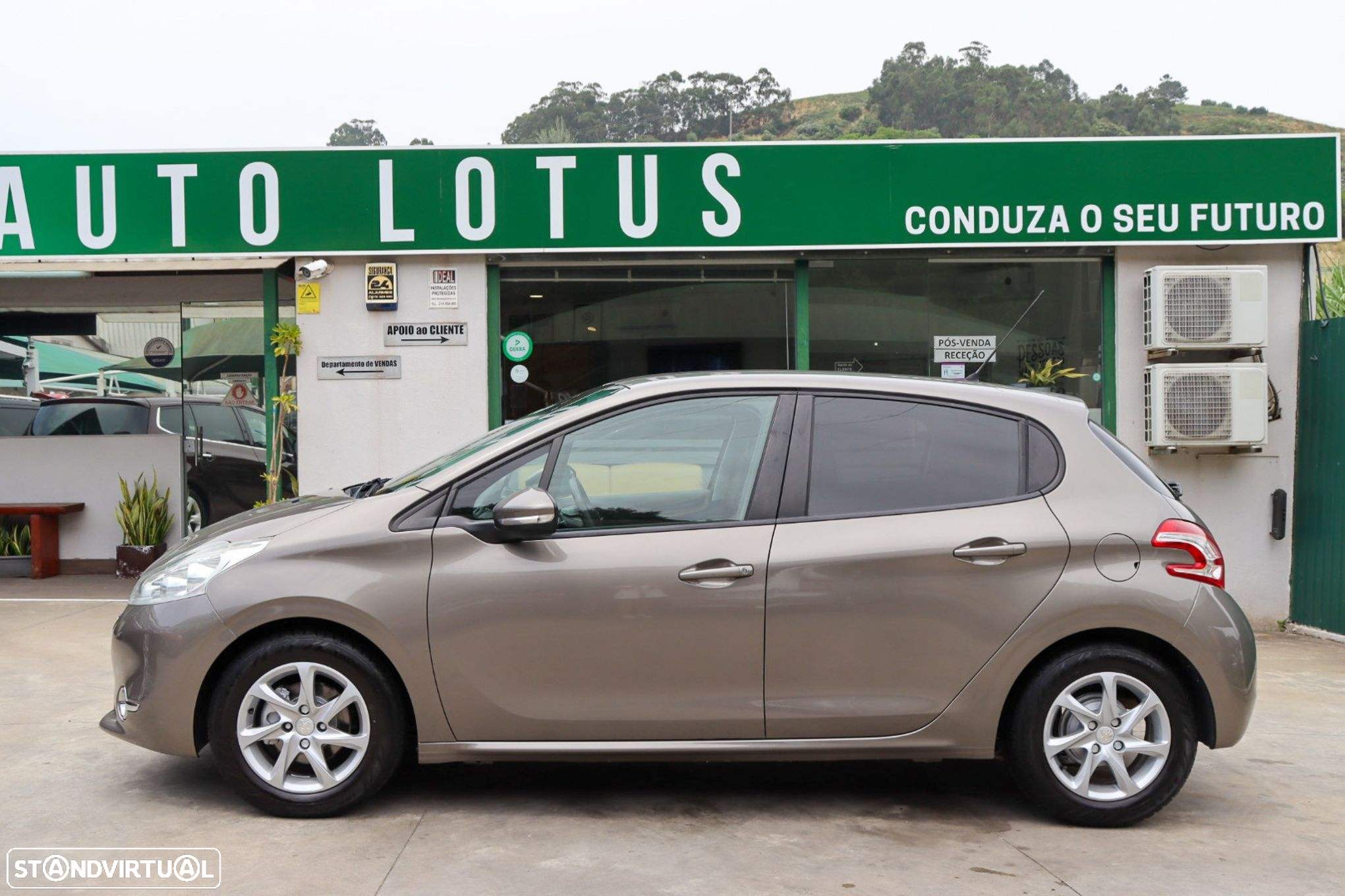 Peugeot 208 1.2 VTi Active - 4