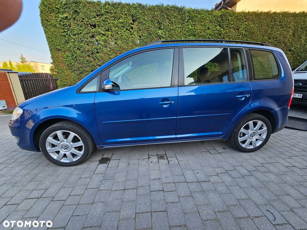 Volkswagen Touran 1.4 TSI Conceptline DSG - 4