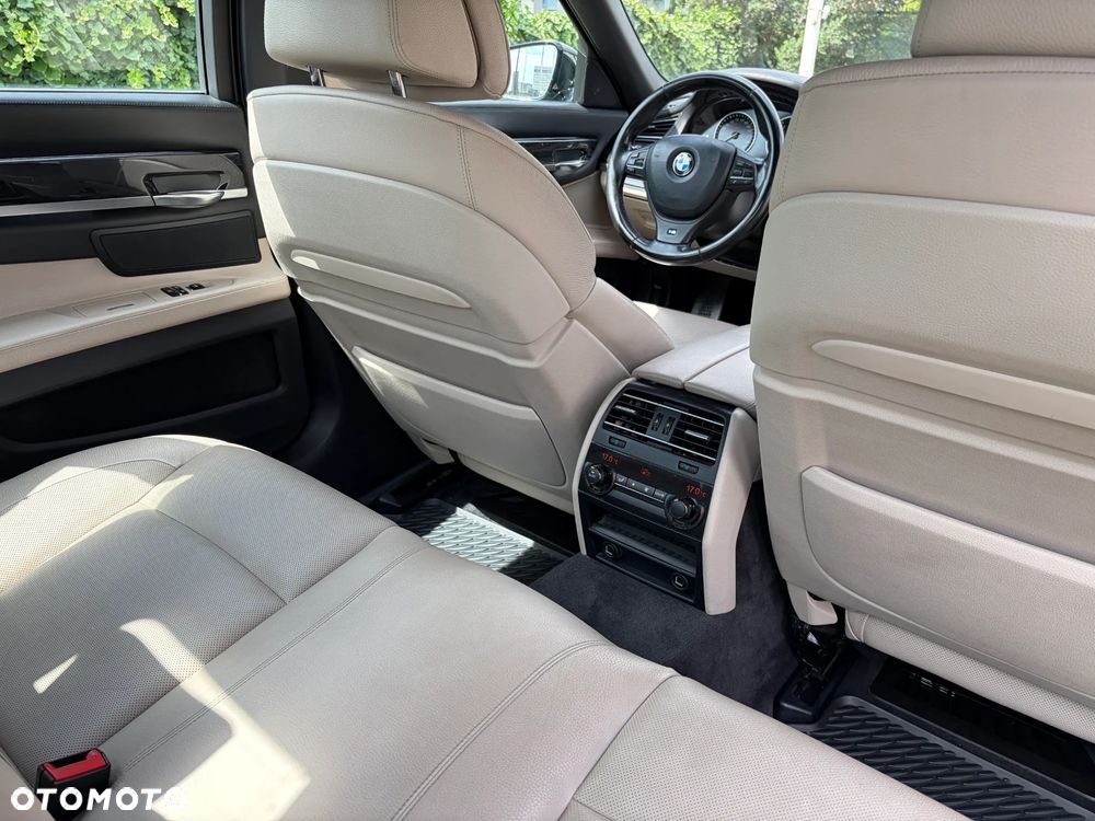 BMW Seria 7 740d xDrive - 11