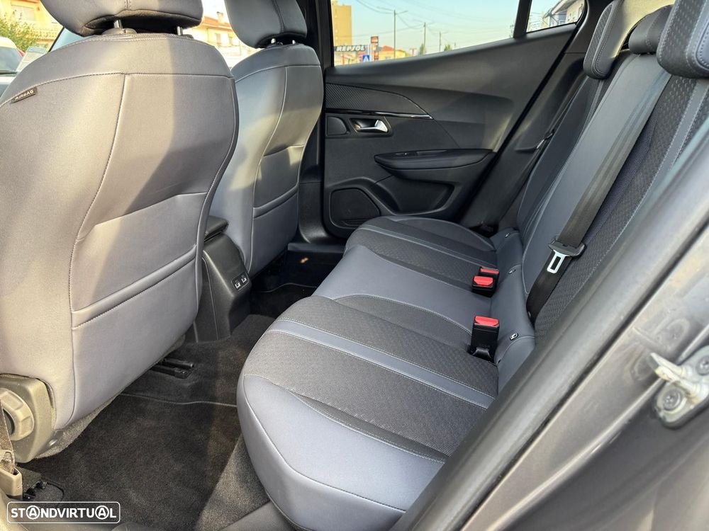 Peugeot 2008 1.2 PureTech Allure EAT8 - 10