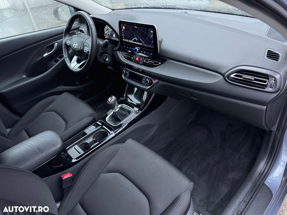 Hyundai i30 1.5 96CP M/T Highway - 16